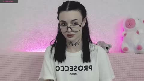 Taya online show from November 30, 6:01 pm