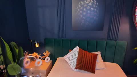 Taylor Bennet online show from February 26, 12:05 pm