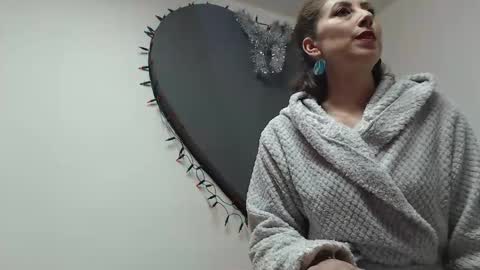 ALICIA--- online show from December 17, 9:02 am