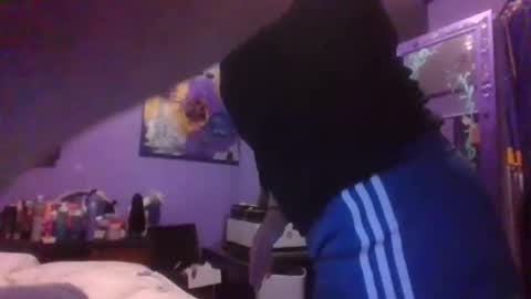 teashhopeless online show from December 4, 8:38 am