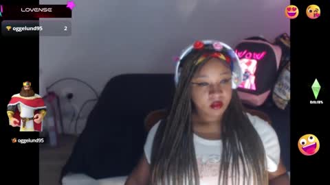 Snapshot of temptressbeauty24 chatting on February 18, 12:59 am Gaia online show from February 18, 12:59 am