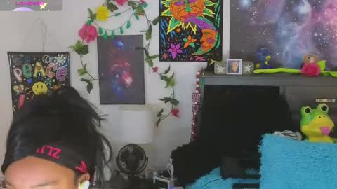 Snapshot of temptressbeauty24 chatting on September 22, 2:21 am Gaia online show from September 22, 2:21 am