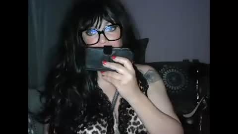 talia i m  french girl online show from December 5, 9:27 pm