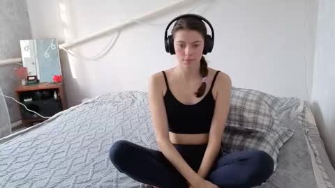 Anny Simpson online show from October 6, 4:29 am