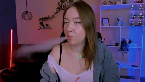 tessa_tea online show from May 9, 9:00 am