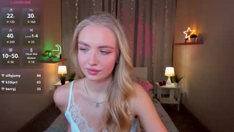 TessaHamilton online show from January 16, 1:18 pm