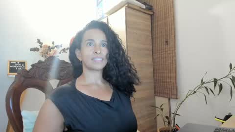 Snapshot of thali_gomex chatting on February 22, 4:40 am Thalia Gomex online show from February 22, 4:40 am