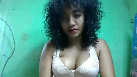 thalia1810 online show from December 5, 9:21 am