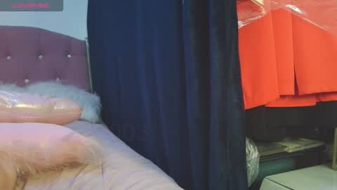   online show from November 25, 3:25 pm