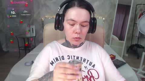 the_ice_owl online show from March 25, 11:35 am