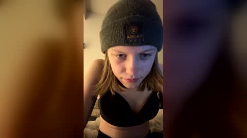 theborderline14 online show from February 15, 7:00 am