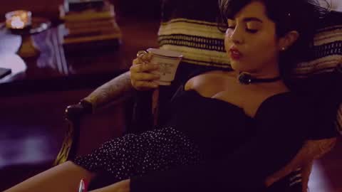 Joan online show from November 23, 7:48 pm