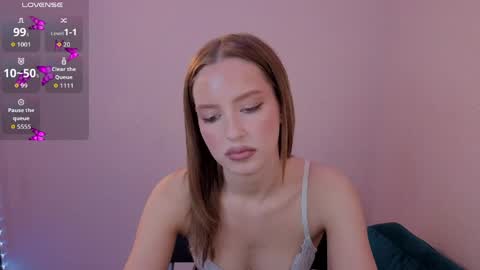 Olivia online show from May 6, 7:07 pm