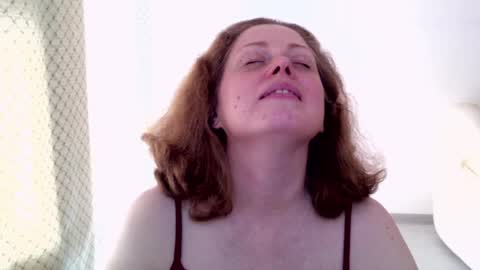 Ella online show from April 11, 7:45 am