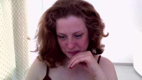 Ella online show from April 10, 7:47 am