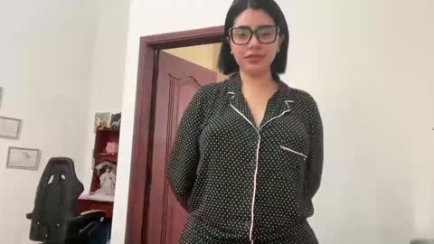 Snapshot of therealcamilabaddie chatting on January 12, 8:25 pm therealcamilabaddie online show from January 12, 8:25 pm