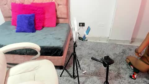 thianahorny online show from December 4, 12:51 pm