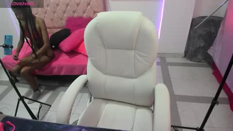 thianahorny online show from October 27, 12:55 pm