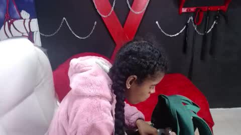 thianahorny online show from January 17, 11:18 am