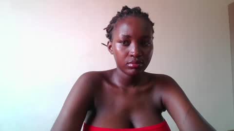 Snapshot of thick_eviey chatting on March 10, 11:01 am love online show from March 10, 11:01 am