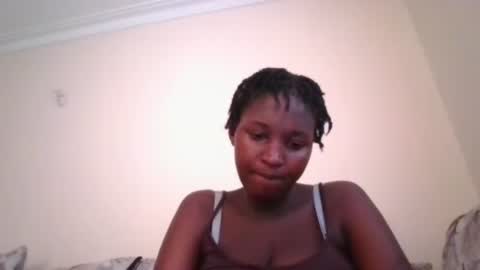 Snapshot of thick_eviey chatting on February 5, 3:20 pm love online show from February 5, 3:20 pm