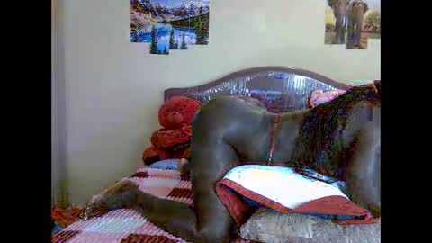 Snapshot of thickassvillageebony chatting on October 15, 9:01 am thickassvillageebony online show from October 15, 9:01 am