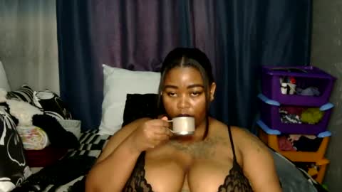 phindy online show from February 18, 10:25 am