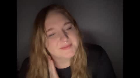 Snapshot of thickgingergoddess chatting on December 25, 4:22 am Ariel online show from December 25, 4:22 am