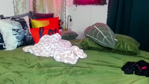 thickneyaadams online show from September 20, 3:49 am