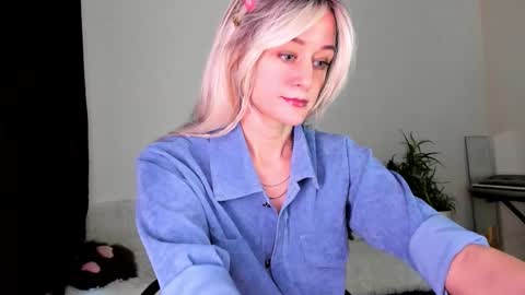 thief_of_hearts_ online show from December 15, 7:46 am