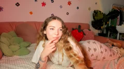Snapshot of thisisamelia chatting on September 12, 4:47 pm Amelia shows on mondays fridays and sundays if anything changes im giving updates on my fansly online show from September 12, 4:47 pm