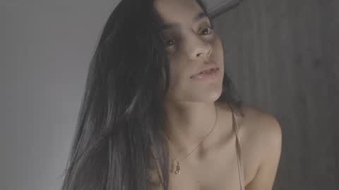 Snapshot of tiaraaa_02 chatting on March 10, 3:12 am Tiaraaa 02 online show from March 10, 3:12 am