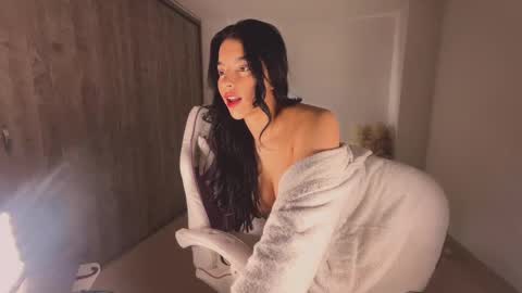 Snapshot of tiaraaa_02 chatting on September 30, 5:35 am Tiaraaa 02 online show from September 30, 5:35 am