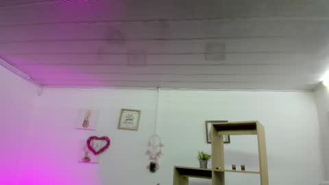 Tiarha online show from February 14, 4:04 am