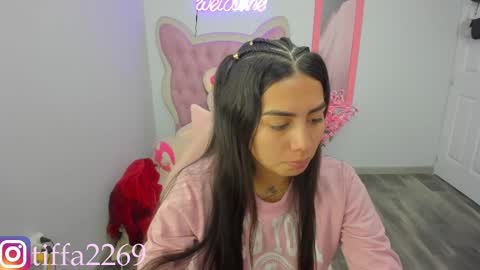 Snapshot of tifany_tay2 chatting on December 26, 11:32 am hey am julietha online show from December 26, 11:32 am