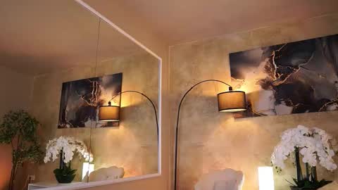 Tiff online show from November 21, 7:38 pm