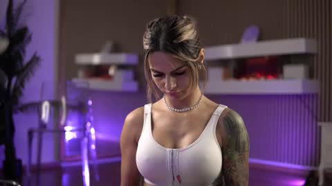 Ilaria online show from October 4, 8:42 am