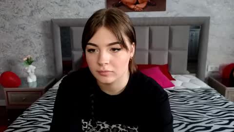 tiffanynelsonn online show from March 12, 10:05 am