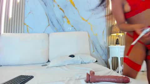 T I F F A N Y online show from March 31, 8:42 pm