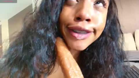 T I F F A N Y online show from December 19, 10:13 pm