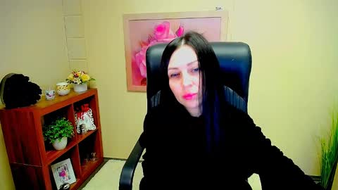 Snapshot of timeparadice chatting on February 10, 8:31 am Luisa online show from February 10, 8:31 am