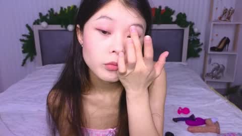 tina__kim online show from December 20, 4:42 am