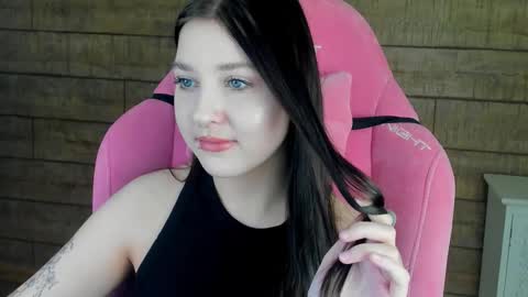 TinaBurton online show from December 4, 4:41 pm