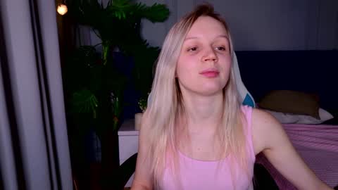 tinasiner online show from January 14, 2:22 pm