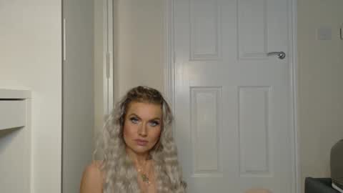 tinkerbell822 online show from February 14, 10:39 am