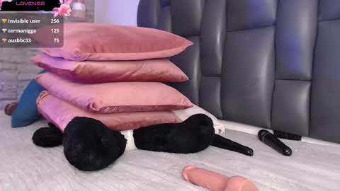 Tinna Goddess online show from November 29, 4:55 pm