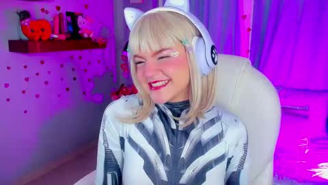 Emmy M online show from February 17, 3:44 pm