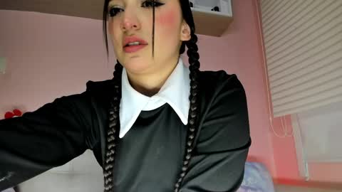 tiny_cora online show from May 30, 5:10 pm