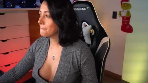 Ana Molly online show from December 26, 9:15 pm