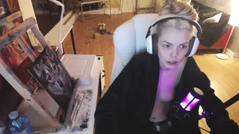 stage Kylie Sinner  brand CLITBAIT online show from February 18, 1:21 am